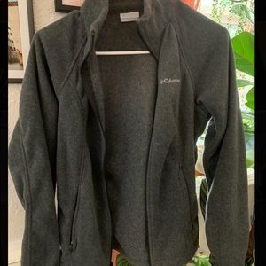 Gray womens Columbia fleece jacket